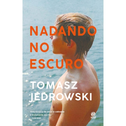 NADANDO NO ESCURO
